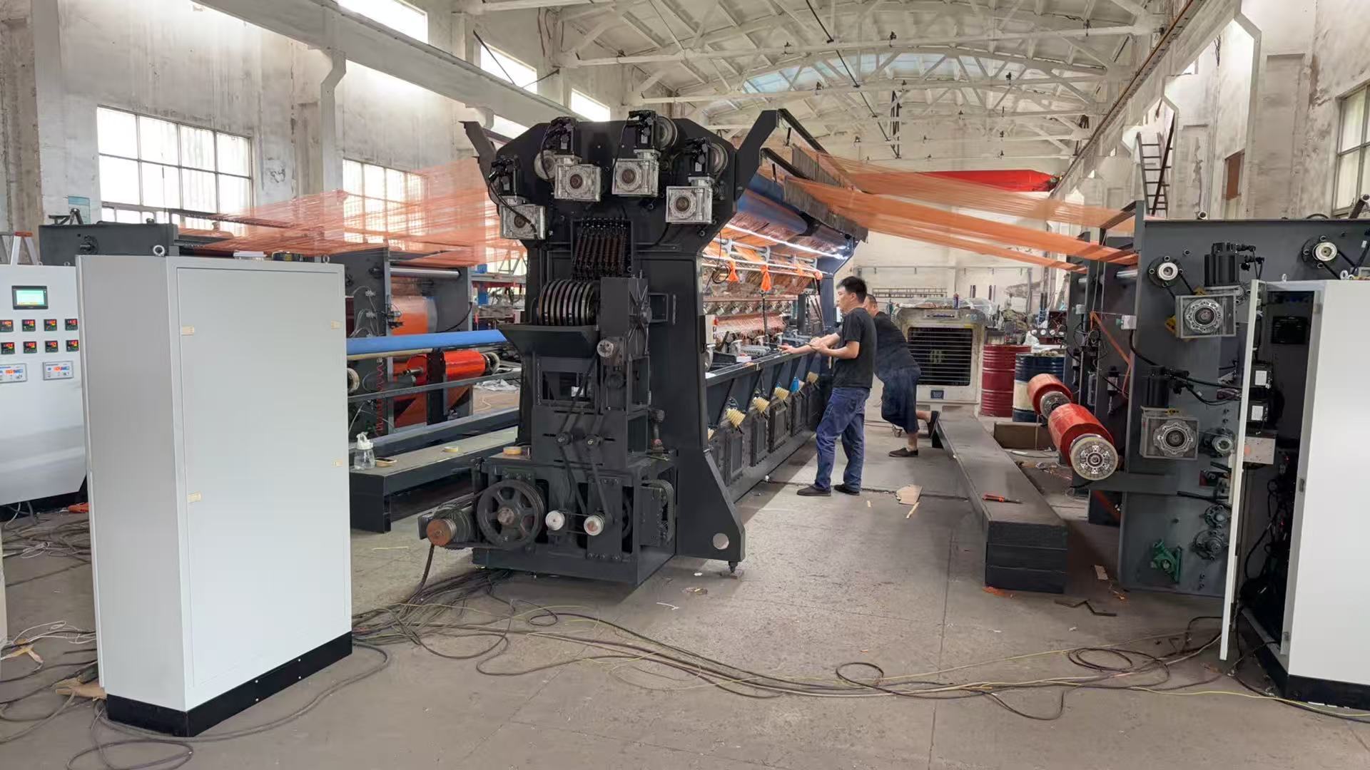 mais recente caso da empresa sobre Double Needle Bed Warp Knitting Machine for Industrial Textile Manufacturing